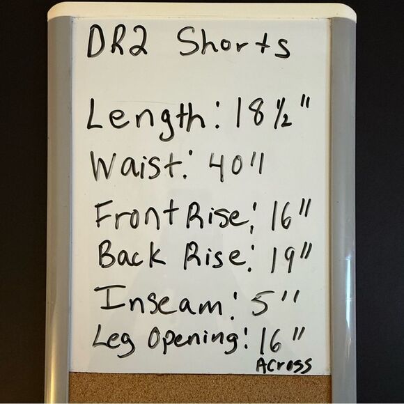 DR2 by Daniel Rainn Plus 3X Ditsy Floral Belted Shorts with Pockets & Stretch - Picture 9 of 9